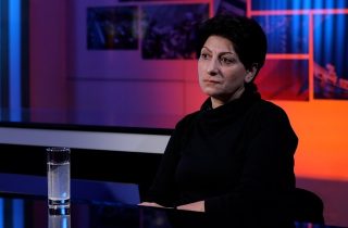 Բանակը քանդելու պատասխանատվությունը հիմա էլ մայրերի ուսերին դրեցին. Ալիսա Գևորգյան Բանակը քանդելու պատասխանատվությունը հիմա էլ մայրերի ուսերին դրեցին. Ալիսա Գևորգյան