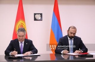 Հայաստանի և Ղրղզստանի ԱԳ նախարարները հանդիպման ընթացքում ստորագրել են  մի շարք փաստաթղթեր