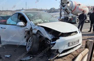 Երևան-Սևան ավտոճանապարհին բախվել են «Tesla»ն, «BMW»-ն և «Nissan X-Trail»-ը