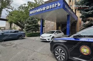 Խուլիգանության կասկածանքով ձերբակալվել է իրանցի այն քաղաքացիներից մեկը, որը հրապարակում երգում էր