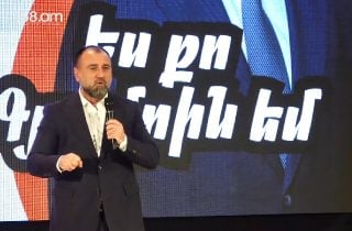 Բանակցել Ռուսաստանի հետ, զարկ տալ արտադրությանը, ստեղծել աշխատատեղեր. ինչ է խոստանում Ռուբեն Մխիթարյանը