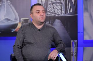 Դատարանի որոշմամբ Արցախի խորհրդարանի պատգամավոր Դավիթ Գալստյանի նկատմամբ կիրառված խափանման միջոցներից 2-ը հանվեցին