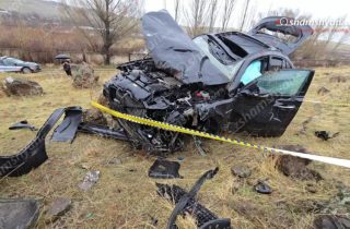 Երևան-Սևան ավտոճանապարհին «Mercedes GLE»-ն դուրս է եկել երթևեկելի գոտուց, մի քանի պտույտ շրջվել՝ հայտնվելով ձորում. կան տուժածներ