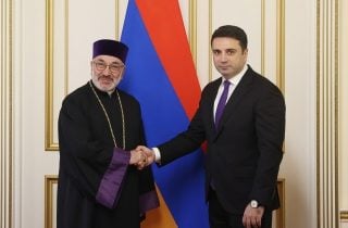 Ալեն Սիմոնյանն ընդունել է Հայաստանի, Վրաստանի, Ռուսաստանի և Արևելյան Եվրոպայի Հայոց Կաթողիկե Առաջնորդին