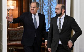 Նորմալ ապրում ենք, աշխարհը փուլ չի գալիս. Արարատ Միրզոյանը՝ Ռուսաստանի հետ հարաբերությունների մասին