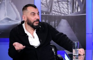 «Եկեղեցու կողքին եմ, իշխանությունն ուզում է ուժայինների միջոցով հասնել իր նպատակին. կոնկրետ կրոնափոխության փորձ են անում». Նուռ