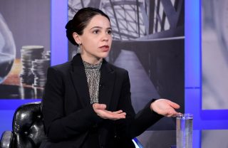 … Ստախոսը կհեծնի իր երևակայական Քուռկիկ Ջալալին ու կկանխի երկիրը թալանելու այս դավադիր պլանը. Հայրապետյան