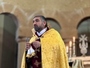 Չեմ հասկանում, թե ինչպես կարող է «կրթության դրոշակը» ձեռքն առած պաշտոնյան այսքան անկառավարելի լինել. Տեր Փառեն Առաքելյան