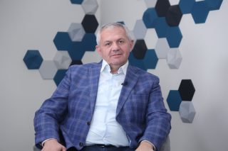 Վանաձոր, Գյումրի, Երևան. ձեր ցինիզմն ու արհամարհանքը երկար, բայց ուղիղ ճանապարհ են դեպի քաղաքական թափոնացում (утилизация). Մամիկոն Ասլանյան