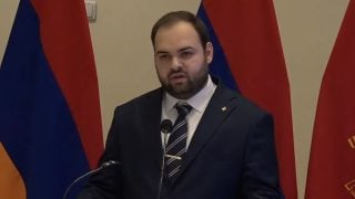 Հարգանքի տուրք` հայրենիքի համար նահատակվածների հիշատակին. Հնչում են Հայաստանի և Արցախի օրհներգերը