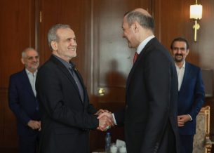 Գրիգորյանն ու Փեզեշքյանն ընդգծել են Հայաստան-Իրան հարաբերությունների զարգացման դինամիկ ընթացքը ու կարևորել ակտիվացած երկկողմ փոխայցելությունները