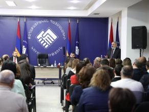 Նիկոլ Փաշինյանը բոլոր պատգամավորների դեմ կոմպրոմատների թղթապանակներ է պատրաստում.  «Հրապարակ»