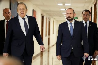 Ընթանում է ՀՀ ԱԳ նախարար Արարատ Միրզոյանի և ՌԴ ԱԳ նախարար Սերգեյ Լավրովի ընդլայնված կազմով հանդիպումը