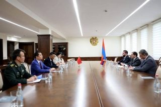 Սուրեն Պապիկյանը Չինաստանի դեսպանի հետ քննարկել է  Հայաստան-Չինաստան պաշտպանական համագործակցությանն առնչվող հարցեր