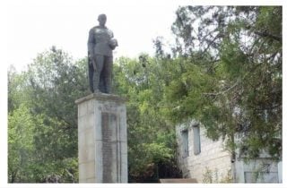 Ադրբեջանն ավերել է Մարտունու շրջանի Եմիշճան գյուղի Հայրենական մեծ պատերազմին նվիրված հուշարձանը