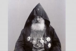 Դարեր շարունակ հայ ազգն ապրել է ինքնության համար պայքարելով…Ուրեմն էլ ինչո՞ւ ազգովին չբարձրանանք թշնամու դեմ. Գևորգ Ե Սուրենյանցի կոչը՝ հայ ժողովրդին
