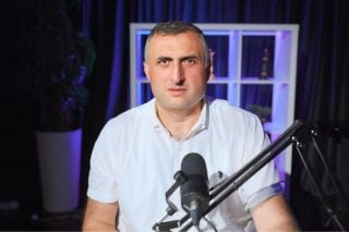 «Ալիևը լավ գիտի, որ Սևանա լիճը հայկական է… ինչո՞ւ է ՀՀ ղեկավարը պաշտպանում Ալիևին». Պատմաբան