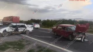 Ավտովթար՝ Արարատի մարզում․ բախվել են «ՎԱԶ 2106»-ն ու «ՎԱԶ 2101»-ը․ կան վիրшվորներ