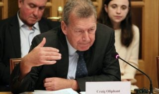 Հայաստանի և Արցախի մի խումբ հասարակական գործիչներ դատապարտել են Yerevan Dialogue համաժողովի շրջանակում Կրեգ Օլիֆանտի այցը Հայաստան