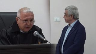 Պարոն Սարգսյան, Ձեզ բոլորը ճանաչում են, բայց կարգն է այդպես, որ ներկայանաք. դատավորը՝ 3-րդ նախագահին