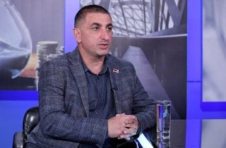 «Մարդիկ, ովքեր 2018-ին փողոցում էին, հարց են բարձրացնում, թե ո՞վ բերեց Նիկոլին. հենց դուք եք բերել, այլ մեղավորներ փնտրել պետք չէ». Արմեն Պետրոսյան
