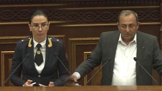 Դուք շարունակում եք սպասարկել իշխանության իրավունքները, բա դուք ինչի՞ համար եք․Արծվիկ Մինասյանը՝ Աննա Վարդապետյանին