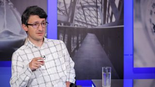 «Տխուր լուր ունեմ հայտնի թուղթը ստորագրած անձանց համար. առաջին տողով ստորագրած մարդը ԱՄՆ-ում նստած, սպասում է Սուրբ Թադեի գահին բազմելուն». Էդգար Էլբակյան