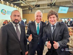 Հայաստանի նախագահն ու ԱԳ նախարարը հանդիպել են Արգենտինայի նախագահին