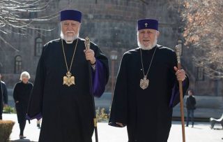 Մեծի Տանն Կիլիկիո Կաթողիկոսությունը զորակցում է Մայր Աթոռին ու Ամենայն Հայոց կաթողիկոսին՝ դատապարտելով իշխանությունների ոտնձգությունները