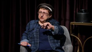 Հայոց պատմությունն ու Հայոց գիրը մեր ազգի երկու ոտքերն են,  եթե դրանք անջատում-հեռացնում ես իրարից, վատ բան կլինի… . Մարինե Պետրոսյան