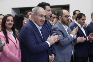 Փաշինյանի աշխատակազմի նոր առաջարկը՝ ԱԺ արտահերթ նիստից առաջ, որ առաջին նստաշրջանը «հարթ» անցնի