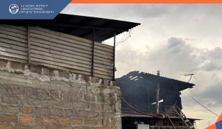 Փրկարարները կանխել են հրդեհի տարածումը հարակից շինություններ