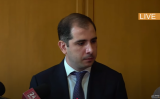 Այս պահին Եկեղեցում հարկ վճարելու հետ կապված հարցեր չկան, ինչքանով որ վճարում է, ամեն ինչ նորմալ է. Էդուարդ Հակոբյան
