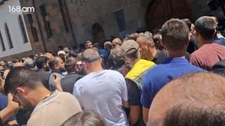 Սաղդ թասիբով տղերք եք, բիլակով, ամեն ինչով, միացեք ձեր ժողովրդին