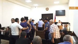 Ընկեր, կուրաժիդ մի արի. կոնկրետ՝ ով զանգում, ասում ա՝ Կամազդ վերցրու, արի, գնում ե՞ս.տուժողը՝ վկային