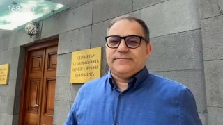 Անցագրին եմ սպասում. եկել եմ` ԱԺ 3 պատգամավորների հետ հանդիպեմ. Նարեկ Մալյան