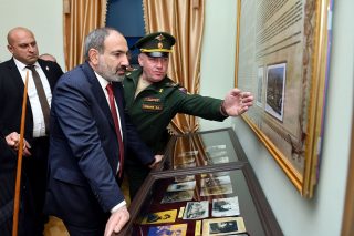 Մեծ քանակությամբ զինտեխնիկա, ռազմամթերք են բերում 102-րդ ռազմաբազա․ «Հրապարակ»