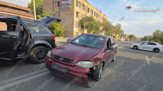 Արցախի պողոտայում բախվել են «Toyota»-ն և «Opel»-ը․ վնասվել է «Dodge»-ը․ «Toyota»-ն հայտնվել է ճանապարհի մեջտեղում
