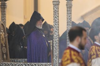 Ամենայն Հայոց Կաթողիկոսի հանդիսապետությամբ Միածնաէջ Մայր Տաճարում մատուցվեց Սուրբ և Անմահ Պատարագ