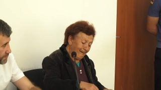 Փողի խոսակցություն չի եղել, ինչ փող. ոսկորներս ցավում է, գլուխս բարձին չեմ դնում. Կիմա տատիկը հուզվեց