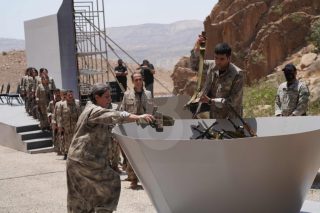 PKK-ի քուրդ զինյալները թուրքական կողմին են հանձնում իրենց զենքերը