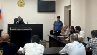 Արմեն Աշոտյանին դատարան չէին բերել. ռեսուրս չունեն