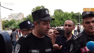 Հարցազրույց չենք տալիս, ծառայության մեջ ենք. Խուդինյանն ու Հակոբյանը՝ հանրահավաքի վայրում
