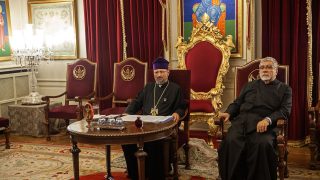 Փաշինյանի հետ Ստամբուլում հանդիպմանը հոգևորականի բացակայությունը լուռ բողոքի ակցիա էր․ Պոլսո հայոց պատրիարք. factor.am