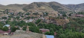 «ժամը 20։00-ից հետո դուրս չենք գալիս, ոչ էլ մեր երեխաներին ենք թողնում դուրս գան, վախենում ենք, ի՞նչ գիտենք՝ ի՞նչ կարող է լինել, գան՝ գյուղից վերցնեն, տանեն, ո՞վ է իմանալու՝ ինչ եղավ». Խնածախի բնակիչ
