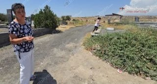 Կինը իր ամուսնու, սկեսուրի և սկեսրայրի շիրիմները հայտնաբերել է անարգված. թաղման բյուրոյից էլ պատասխանել են՝ «Գժվե՞լ ենք՝ թուղթ տանք. տանք, որ դատվե՞նք»