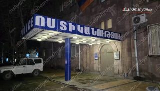 Երևանում տղամարդը ատրճшնшկի բռնшկով մի քանի անգամ hшրվածել է հարևանուհու գլխին. վերջինը տեղափոխվել է հիվանդանոց