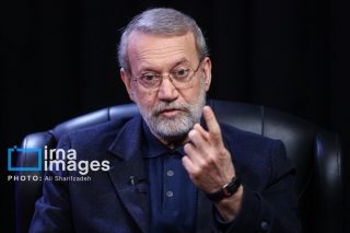 Թեհրանը մտածում է բանակցությունները վերսկսելու շուրջ Վաշինգտոնից հղվող ազդանշանների մասին. Իրանի հոգևոր առաջնորդի խորհրդական