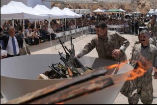 PKK-ի քուրդ զինյալները թուրքական կողմին են հանձնում իրենց զենքերը