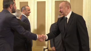 Հատկապես աչք ծակող էր ԱԽ քարտուղարի ժպտերես դեմքը, ով հայրենի Մարտունին բարեհաջող ադրբեջանցիներին հանձնելուց հետո ինքնագոհ վայելում է «վաստակած» պաշտոնը. Տիգրան Աբրահամյան